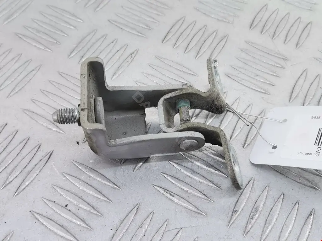 Петля крышки багажника 8613E3