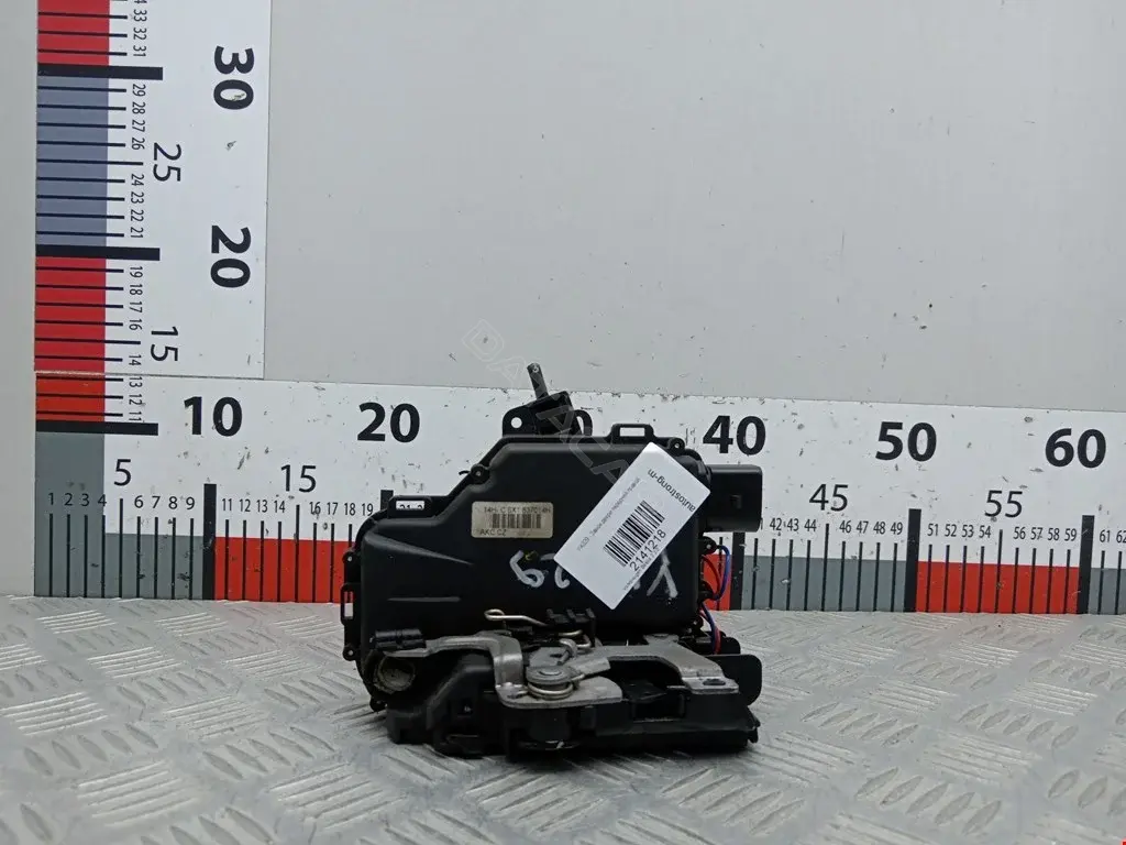 Замок двери 1J0837868, 3B1837016D