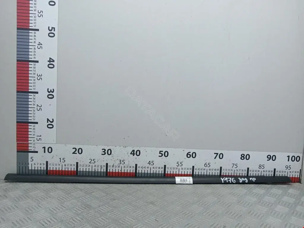 Молдинг двери 4696630117