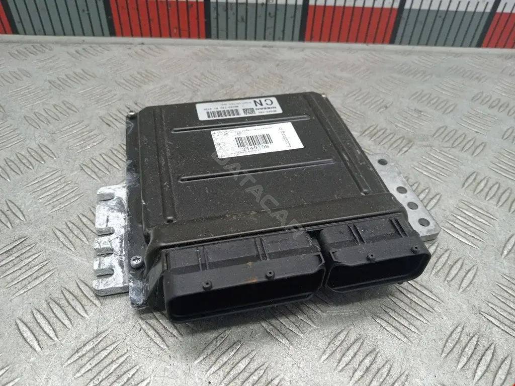 Блок управления двигателем MEC63760