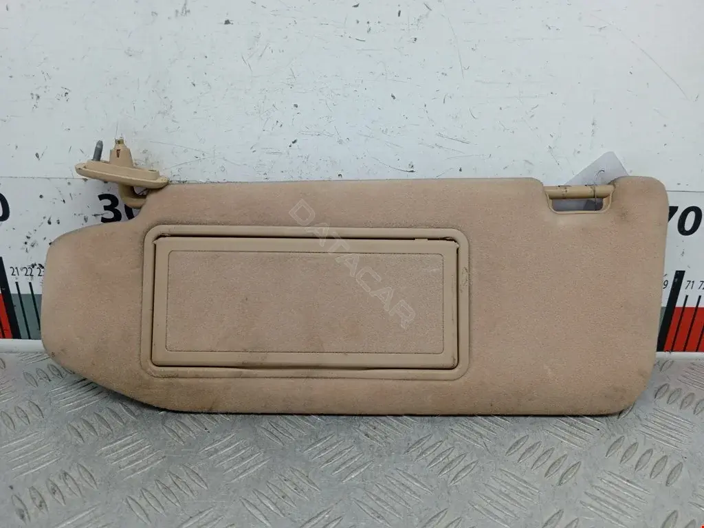 Козырек солнцезащитный A2208100110