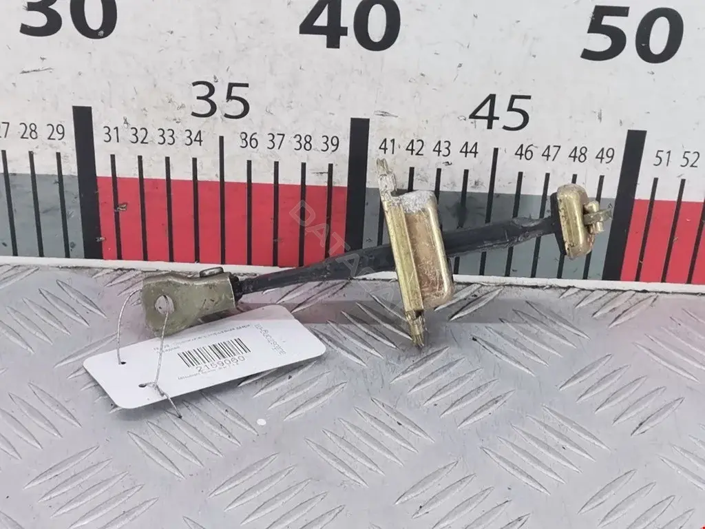 Ограничитель двери MR135675