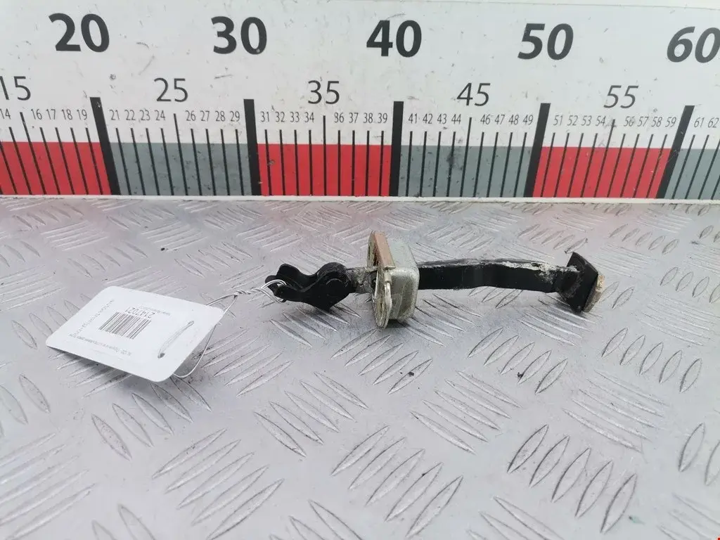 Ограничитель двери 82430CA010