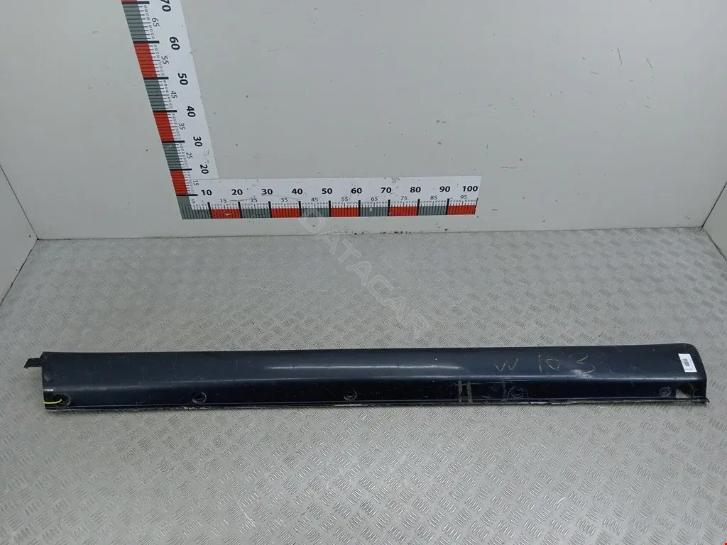 Накладка на порог A1636900140
