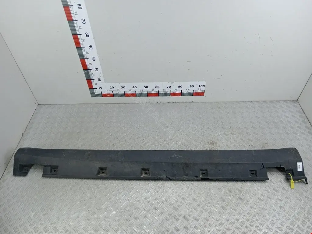 Накладка на порог A1646900740