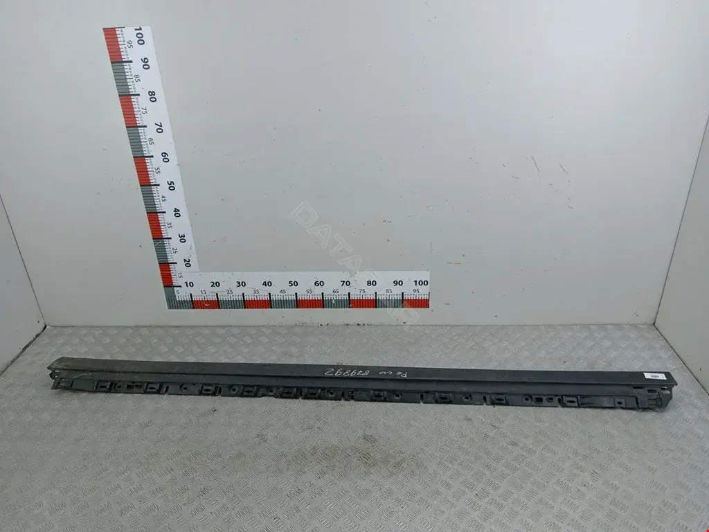 Накладка на порог 9Y0853751