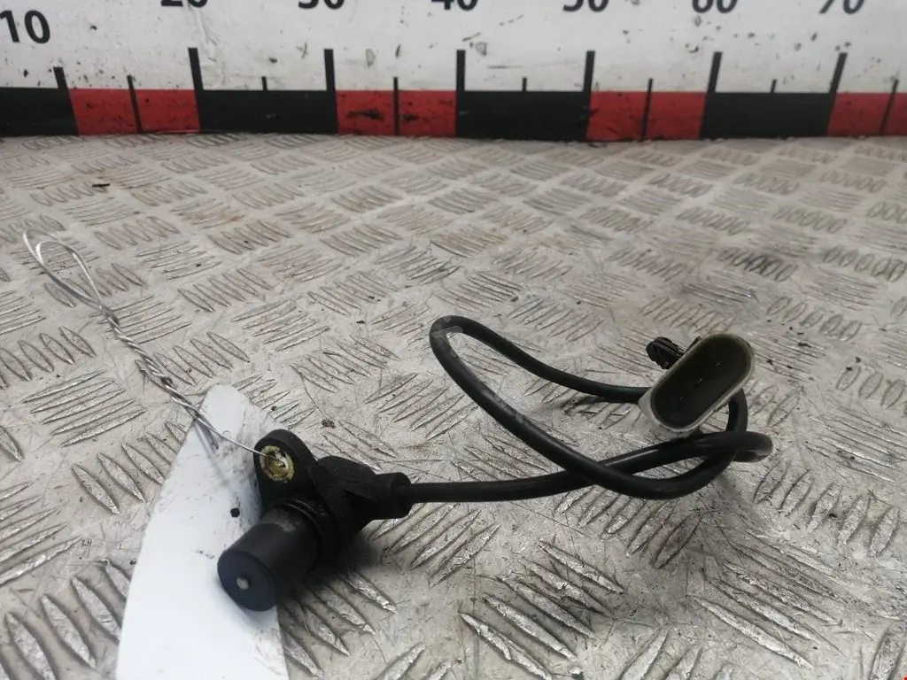 Датчик коленвала 0024010692, 06A906433C, 07S042