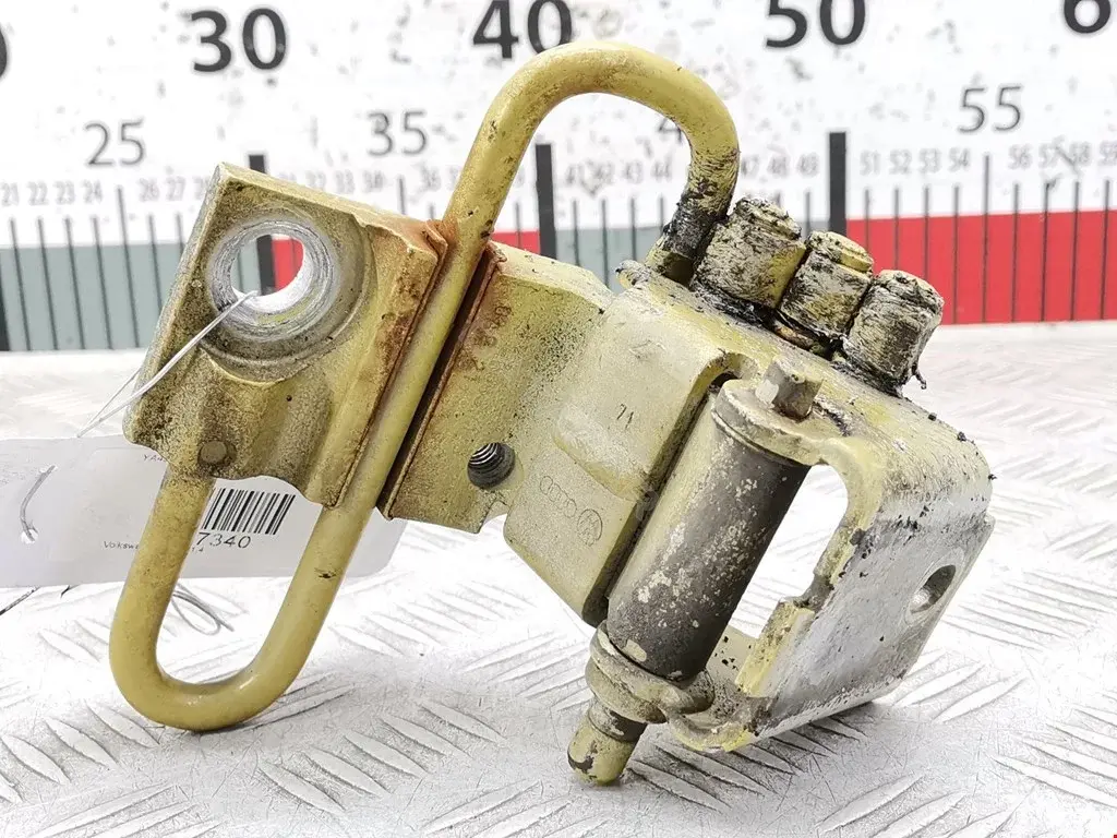 Петля двери 4B0831411, 4B0831411A, 4B0831411B