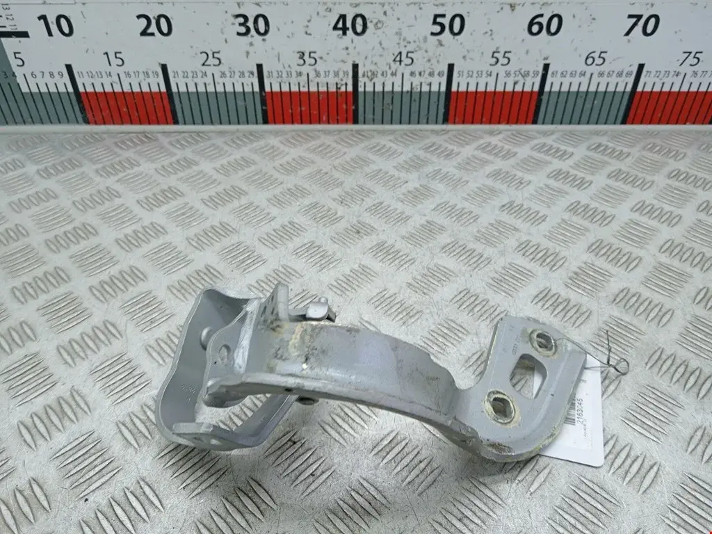 Петля крышки багажника 8K9827300
