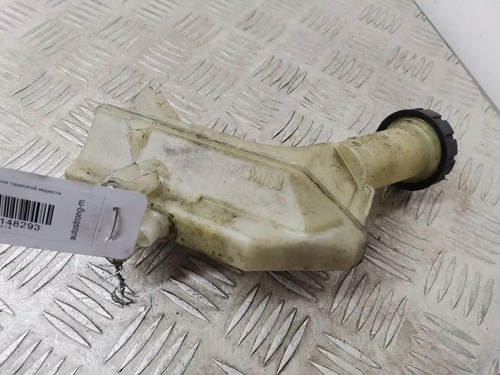 Бачок тормозной жидкости 8200304084