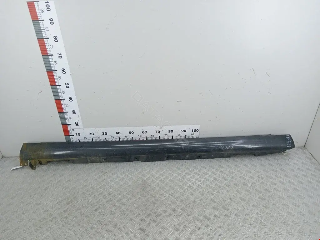 Накладка на порог 7585205010