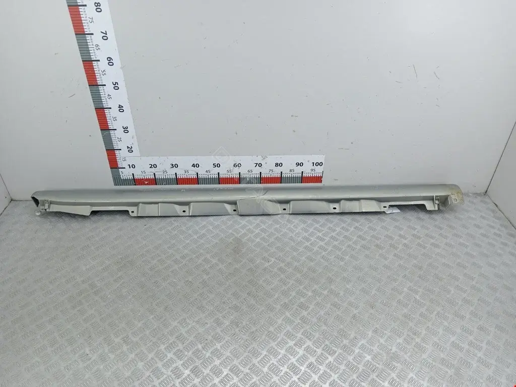 Накладка на порог 7585105010