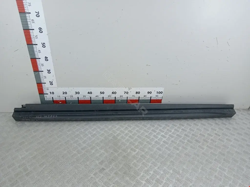 Накладка на порог BJ3M10155LH
