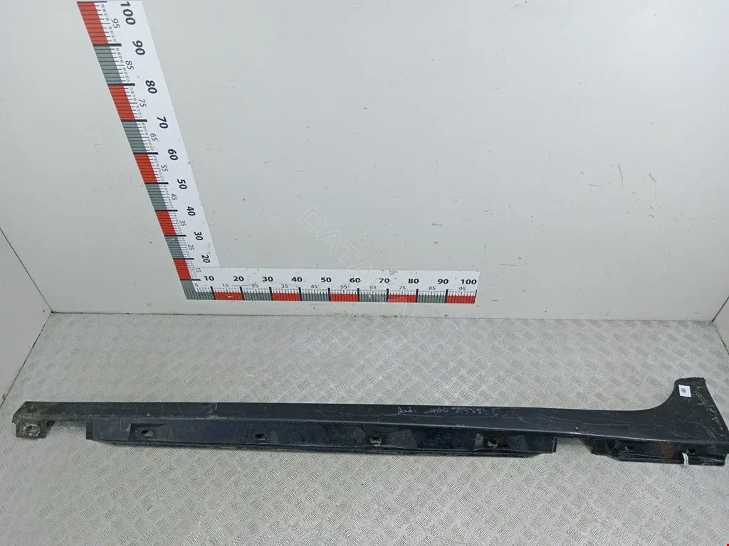 Накладка на порог 4G0853855G