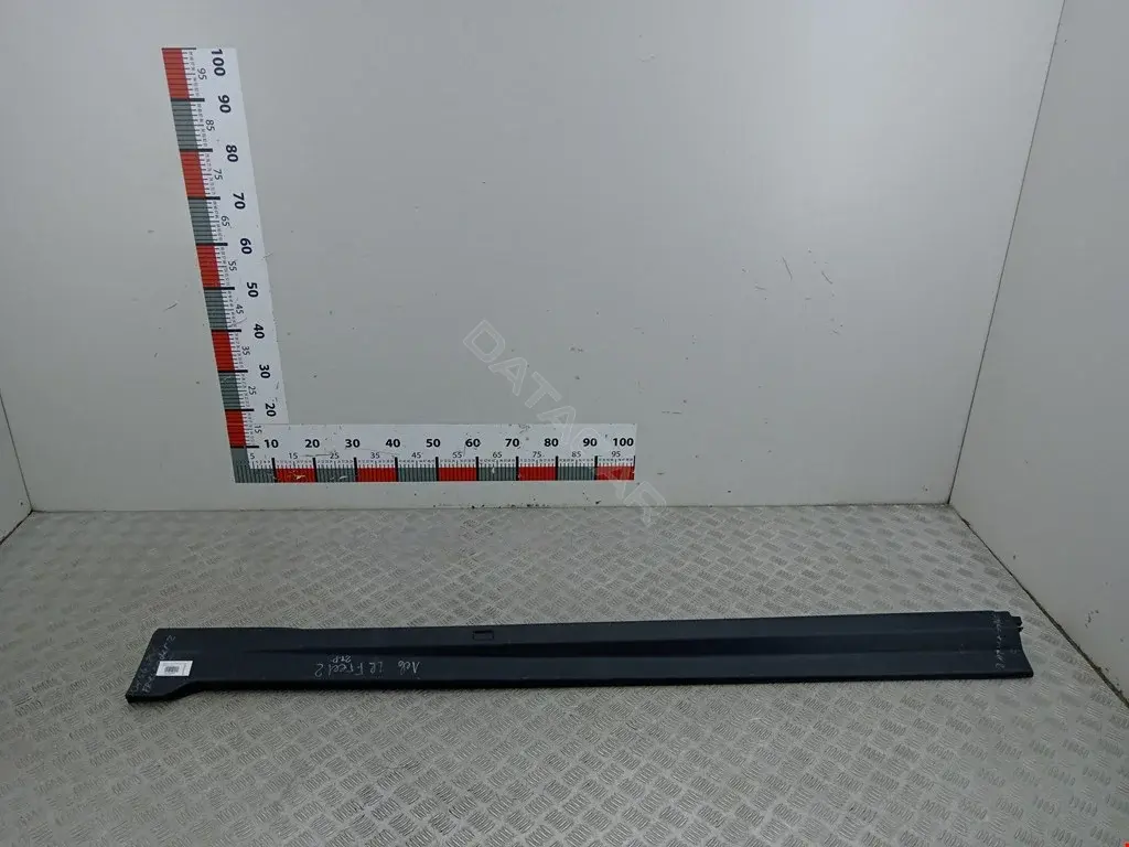 Накладка на порог 6H52101D57AC