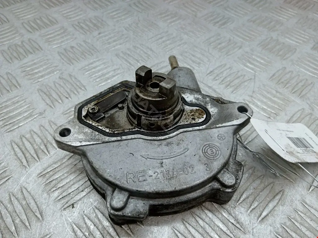 Вакуумный насос A6402300265, MN960386