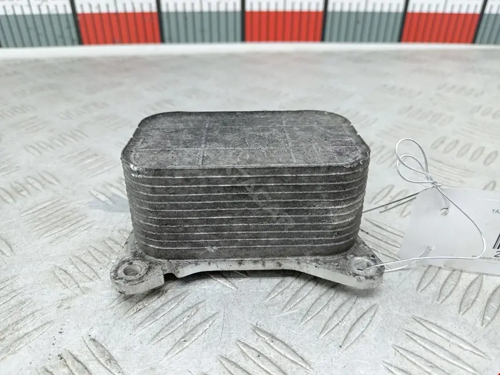 Масляный радиатор двигателя MN960144