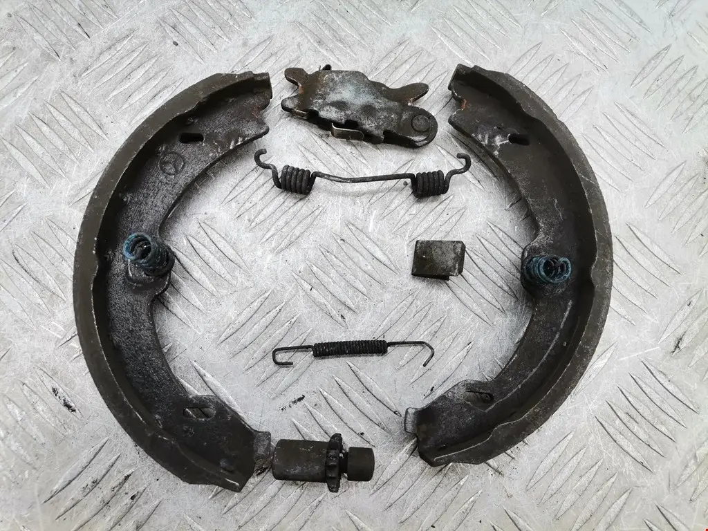 Колодки ручника 2214200089, 2214200189, A2014200373