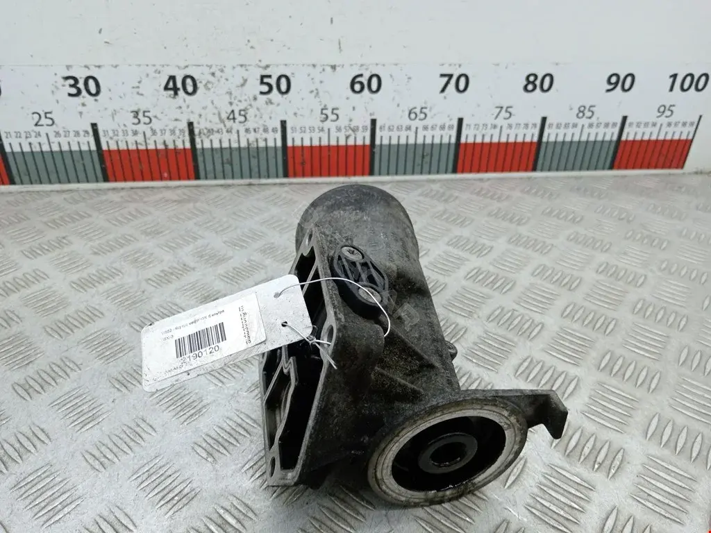 Корпус масляного фильтра 045115389E, 045115389H, 045115389K