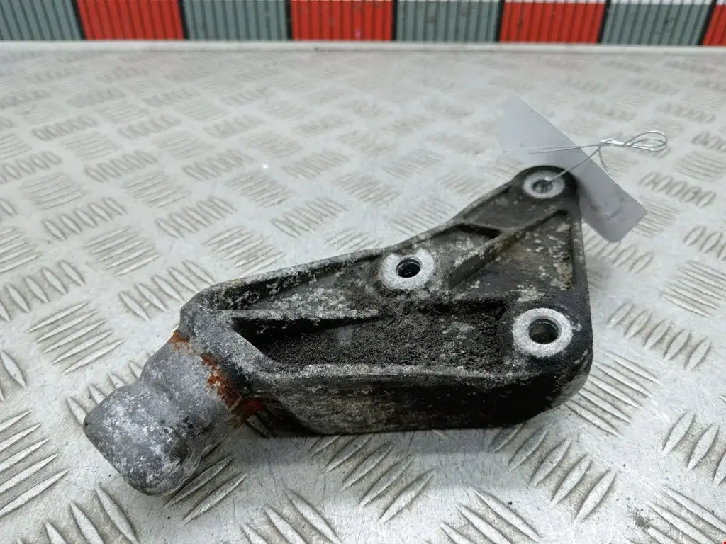 Кронштейн двигателя 4F0199343M