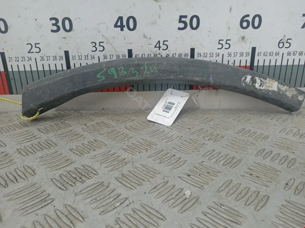 Накладка бампера 5211242110