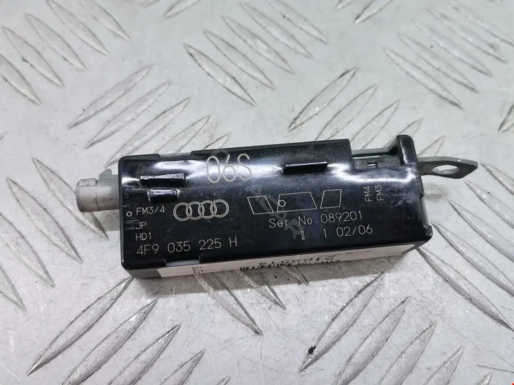 Усилитель антенны 4F9035225H