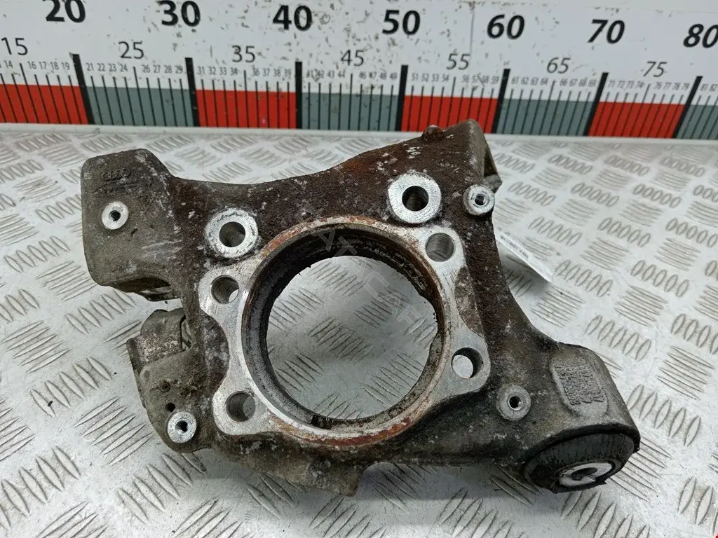 Поворотный кулак 4F0505433F, 4F0505433G