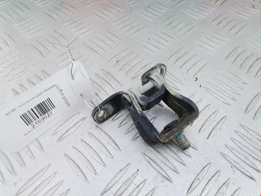 Петля крышки багажника 1Z5827302C, 1Z5827302D