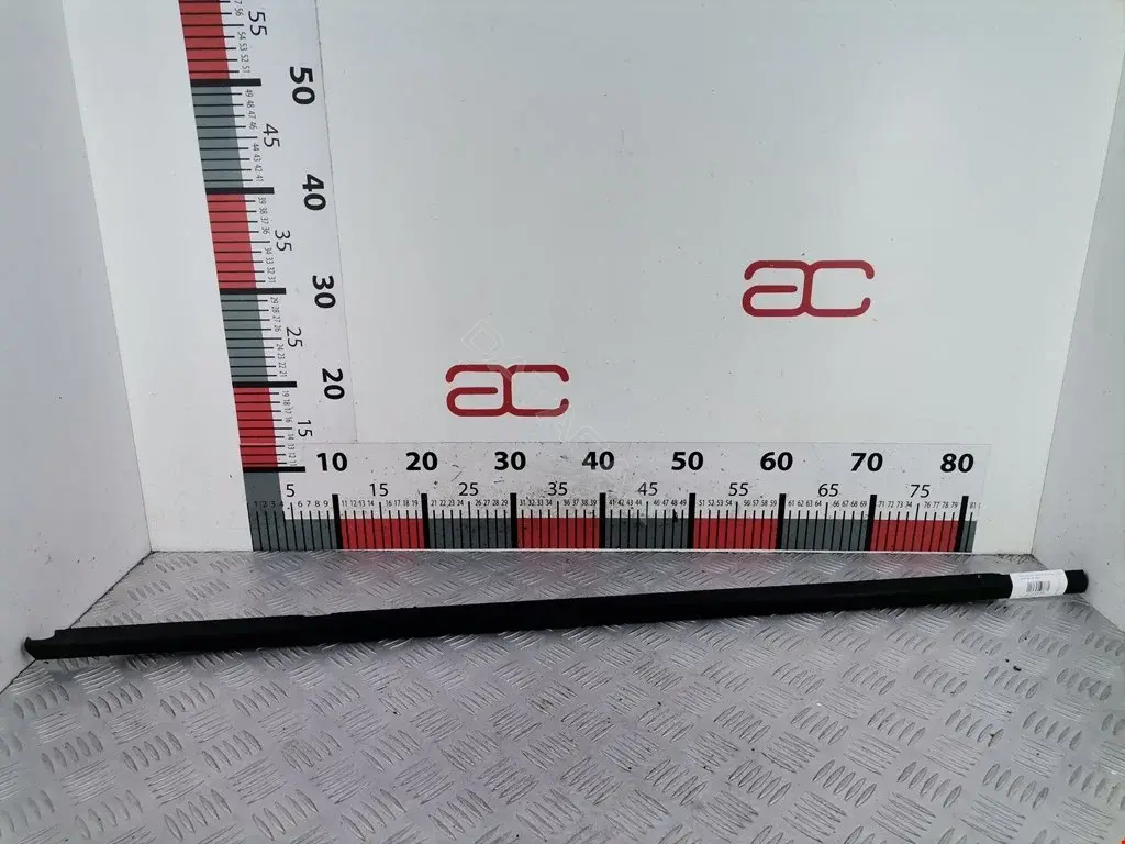 Молдинг двери 3C4837476C
