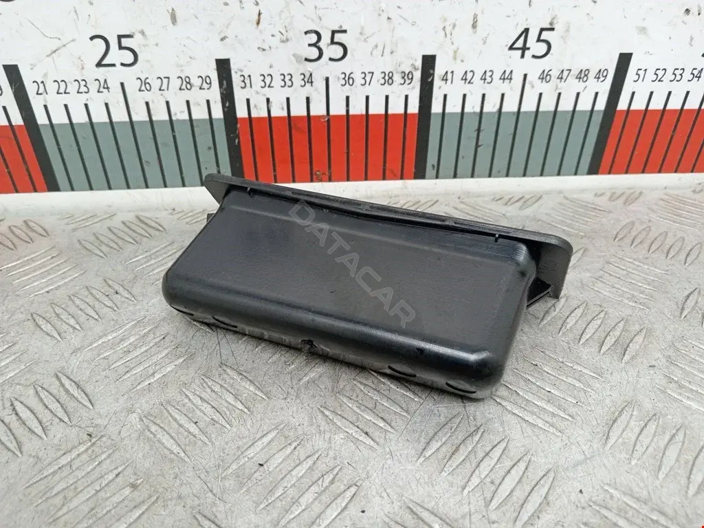 Бардачок 51168159701, 51168210445