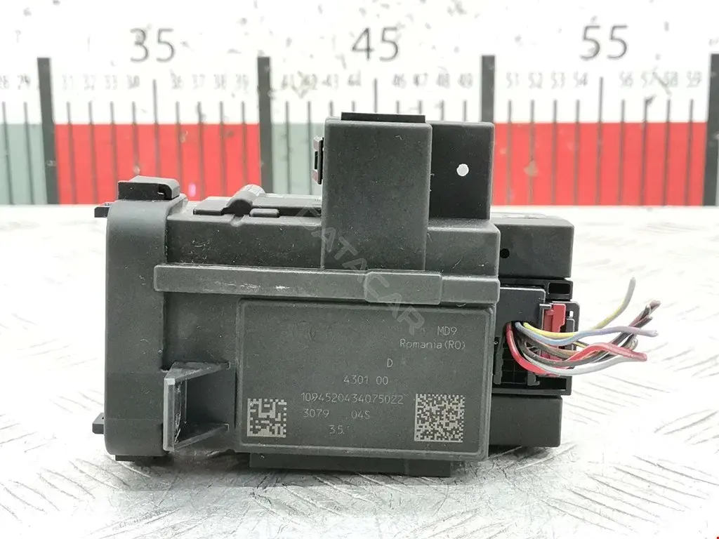 Замок зажигания 3330430102, 8K0909131D