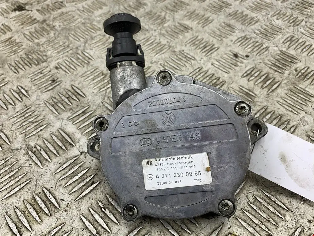 Вакуумный насос A2712300465, A2712300965, A2712301165