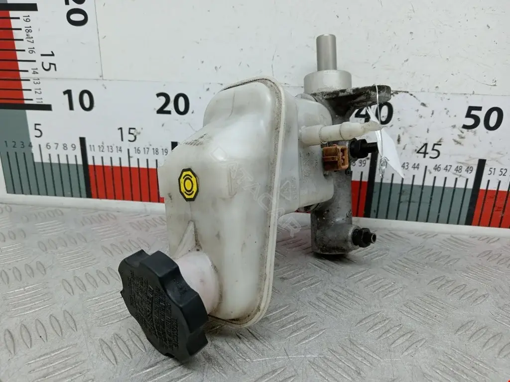 Главный тормозной цилиндр 585102B980, BMC3070