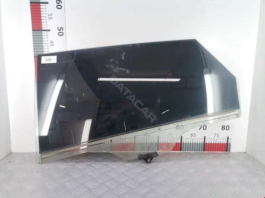 Стекло двери 834113Z000