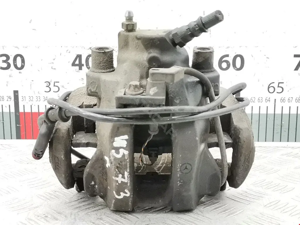Суппорт тормозной A0024202883, ME6198