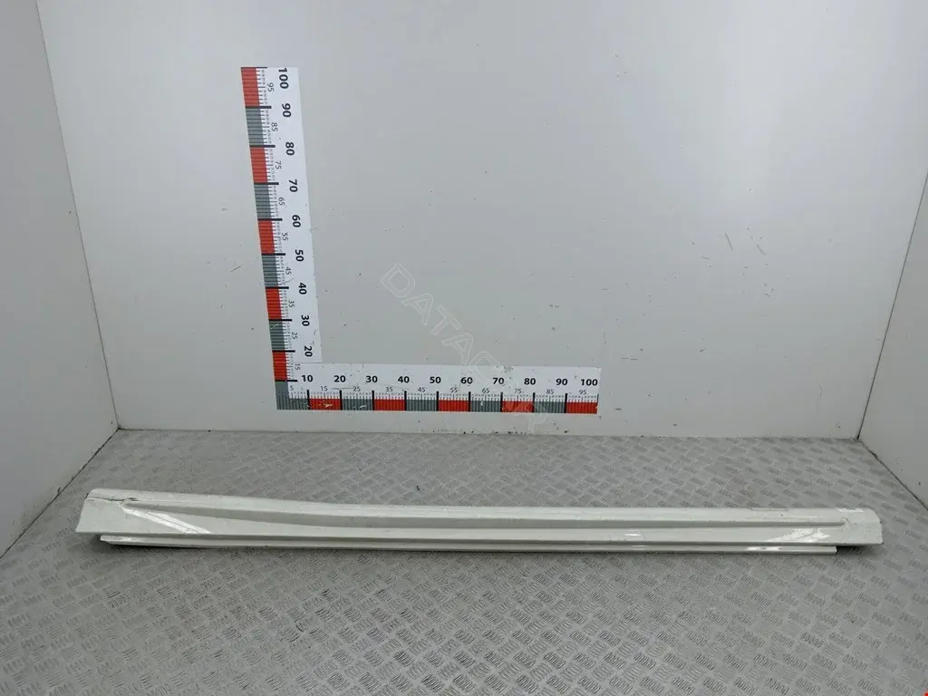 Накладка на порог A1766980054