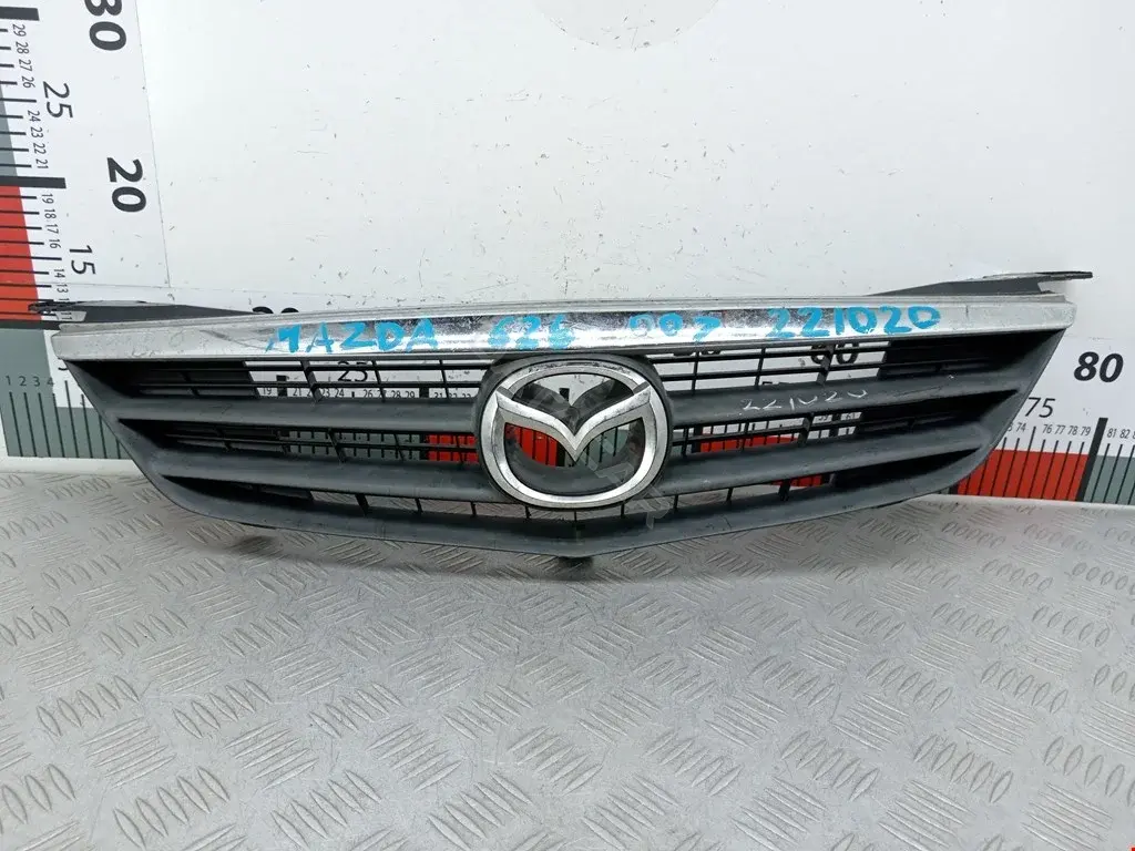 Решетка радиатора GG2M50710C