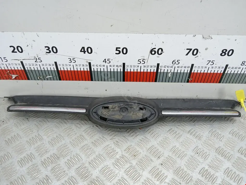 Решетка радиатора BM51BA133B