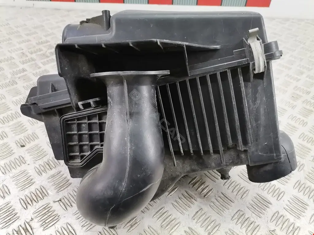 Корпус воздушного фильтра L81313320D