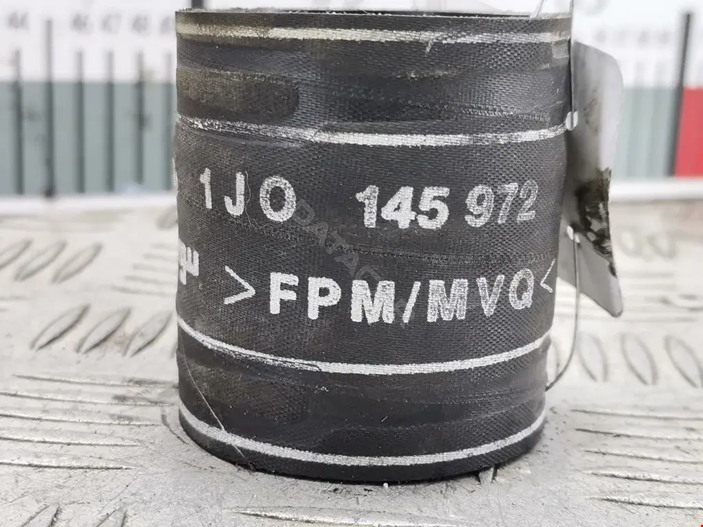 Патрубок интеркулера 1J0145972