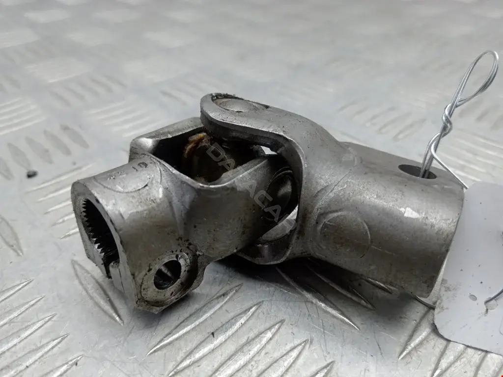 Рулевой карданчик BJ0E32850D