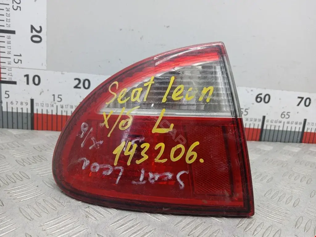 Задние фонари 1M6945095A