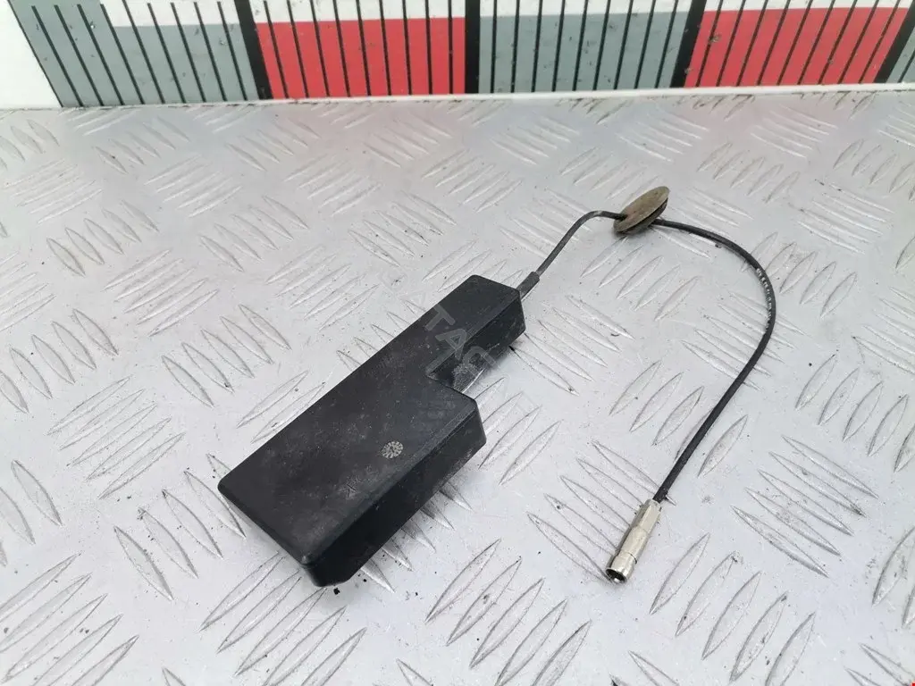 Усилитель антенны A2118200885