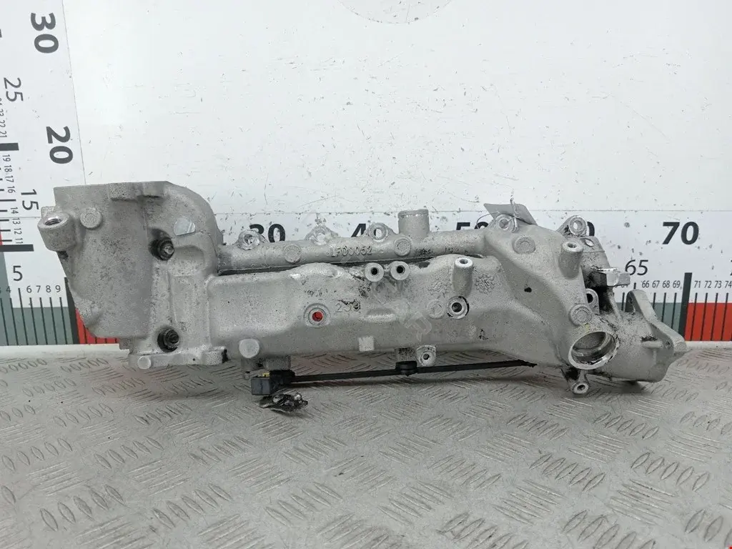 Коллектор впускной 6420907737, A6420903337, A6420907737