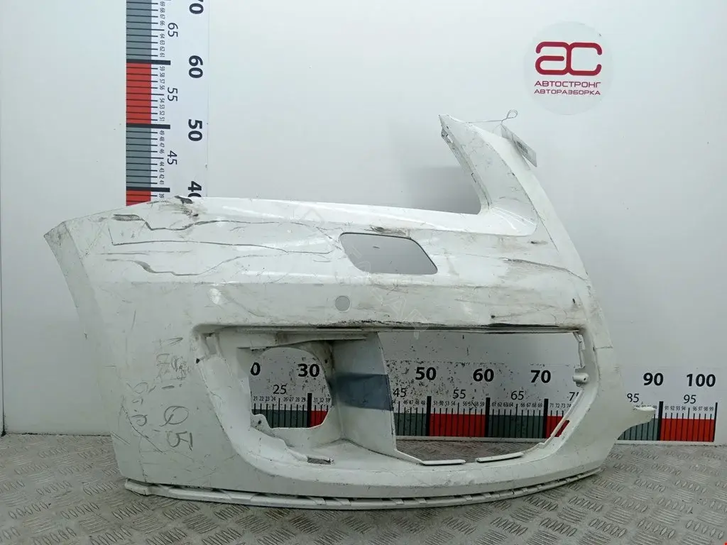 Клык бампера 8R0807438