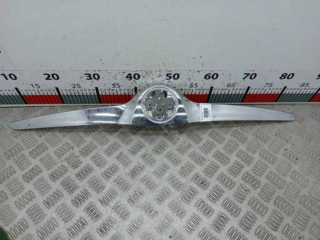 Накладка панели крепления облицовки (телевизора) 5J0853633A, 5J0853633C