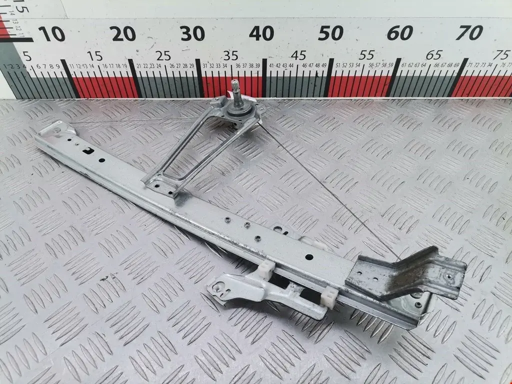 Стеклоподъемник A1687301046