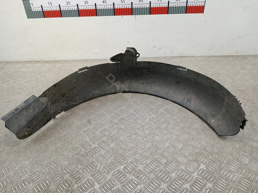 Подкрылок 9610663780