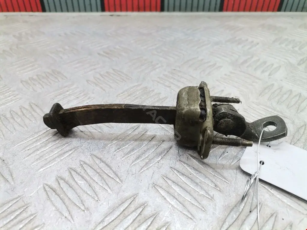 Ограничитель двери F3CZ5822886A