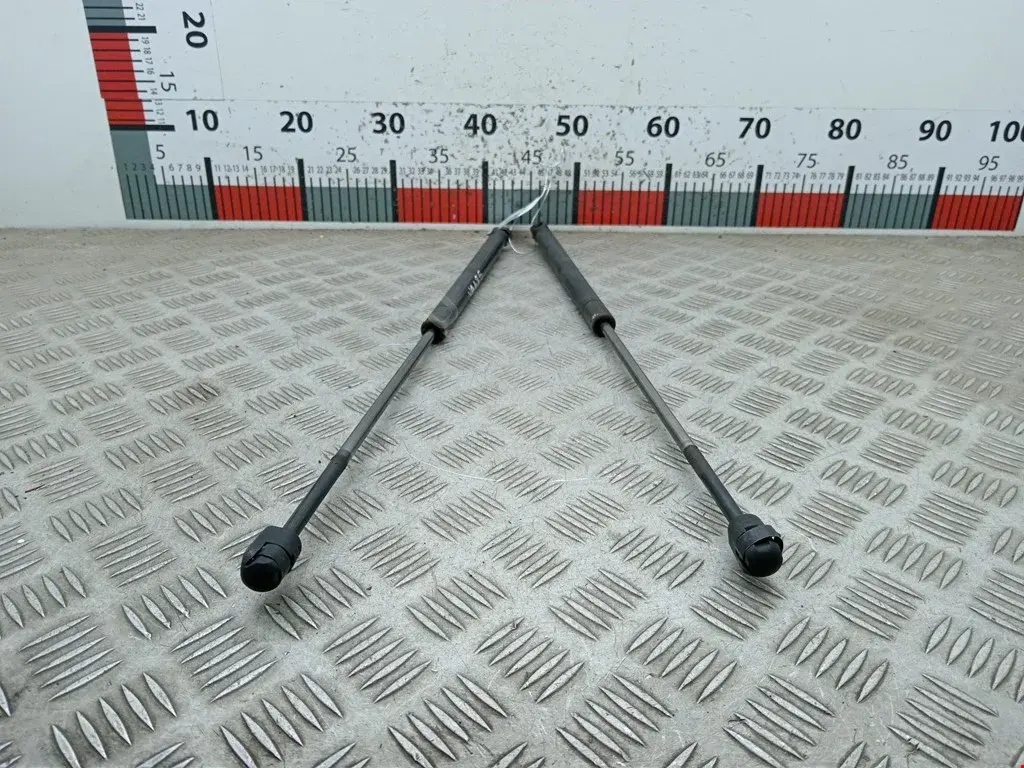 Амортизатор крышки багажника, капота, заднего стекла 1S71A406A10CD